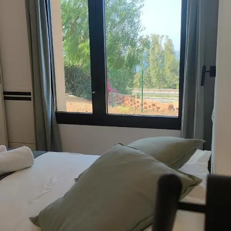 別荘 Casa Di Pino チェファル